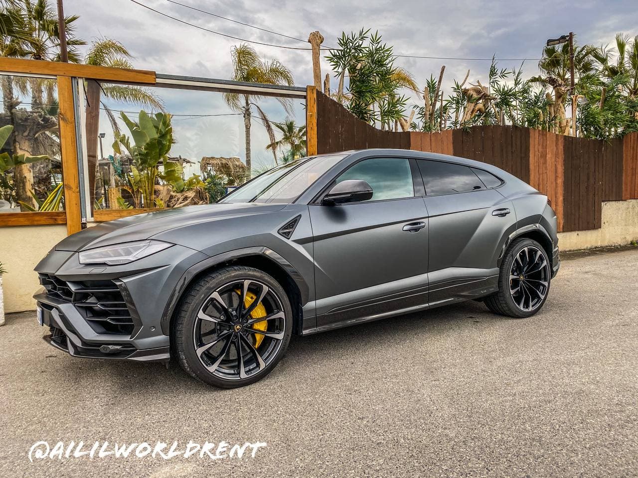 monaco rent lamborghini urus huracan evo spyder rent in milan